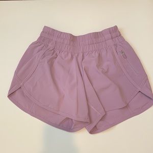 Lululemon Tracker Short 5” lavender size 6